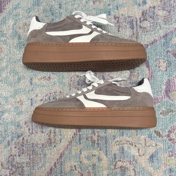 Steve Madden Taupe Sneakers with White Accents - Picture 4 of 5